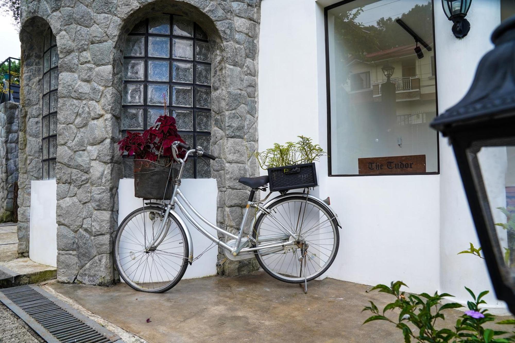 Tudor In The Pines Villa Baguio City Exterior photo